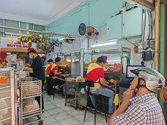 -Bánh Mì Huynh Hoa