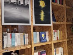 -新华里咖啡书吧(新华书店小寨店)