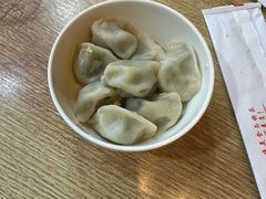 -愉肴麻辣香锅(中山路店)