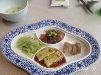 就在入住的酒店楼下，非常好吃的淮扬菜