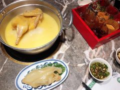 -禄婶鸡煲·打边炉