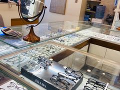 -明月眼镜(三坝店)