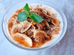 烤无花果蜂蜜燕麦酸奶-The Rug Cafe(王府中环店)