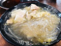 五花肉炖酸菜-欧阳家吊炉饼(九纬路店)