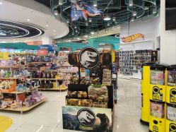 -卡通派潮品玩具折扣仓(青岛新城吾悦广场店)