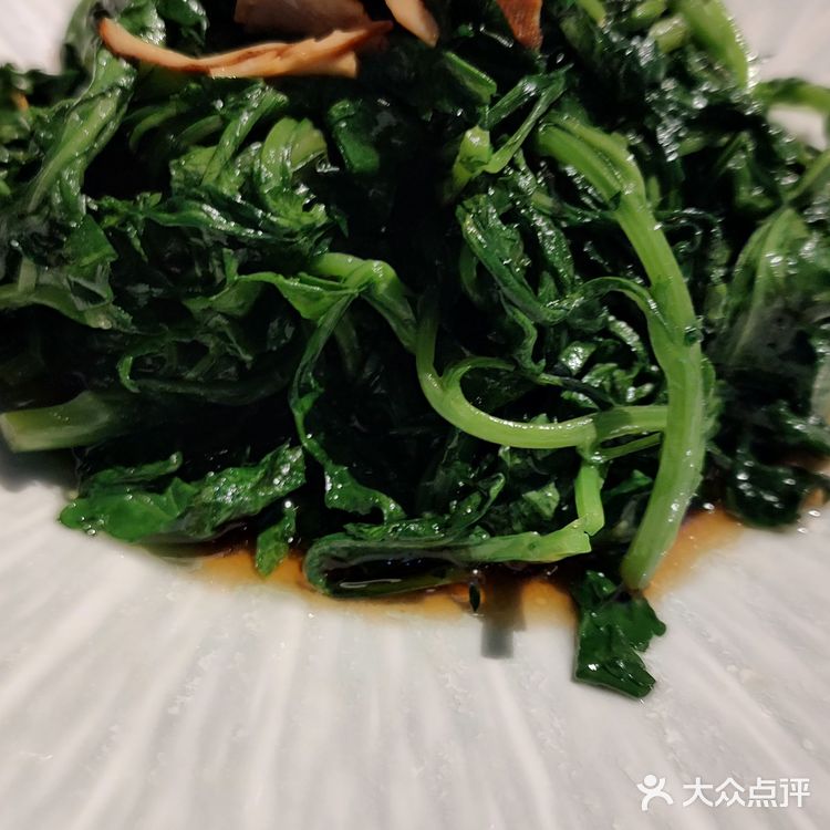 一口南京！菊花脑的鲜，盐水鸭的醇，干锅鱼的香