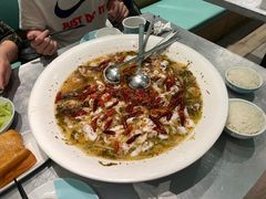 -姚姚酸菜鱼·金戈戈香港豉油鸡(喜荟城联名店)
