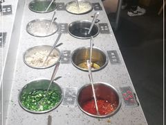 自助调料区-顺德公广东猪肚鸡·煲仔饭(白石洲店)