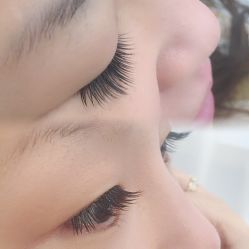 -睫乐园•睫公馆•美睫美甲沙龙