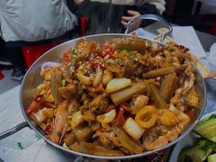 牛蛙爱上虾-小民大排档(光谷店)