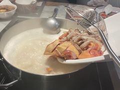 -尚尚仙·酸汤猪手·猪肚鸡火锅(华联万柳购物中心店)