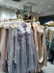 -梦回汉唐汉服旗袍体验馆(拙政园店)
