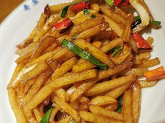 金牌土豆丝-吃饭皇帝大土家民族菜(正大广场店)