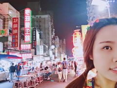 -六合夜市