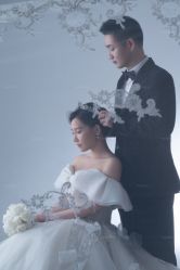 -雪中彩影婚纱摄影·微光艺术中心