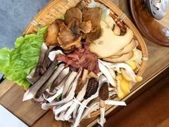 -阿山卓·野生菌火锅·纳西火塘烤肉