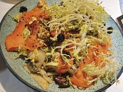 烟熏三文鱼杂菌沙拉-BE BRIGHT KITCHEN(正佳广场店)