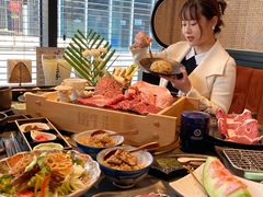 -铭牛烧肉·和牛海鲜自助(高新月牙湖店)