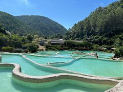 -十万大山布透温泉