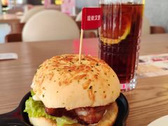 -必胜客(航洋国际店)