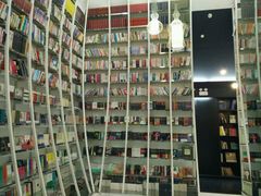 -钟书阁(松江泰晤士小镇店)