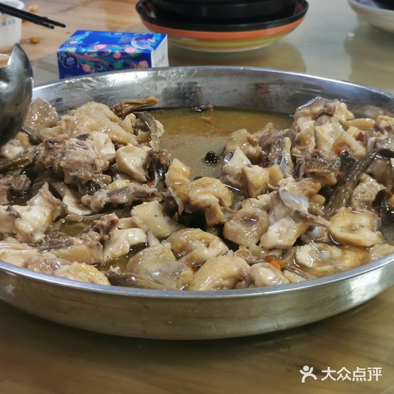 建国美食餐厅