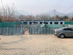 -趣玩宠物乐园寄养训犬训狗游泳池