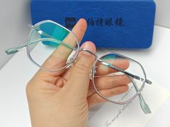 -罗伯特眼镜·蔡司官方授权(罗湖国贸店)