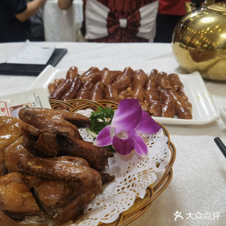 广州脆皮美食体验之津津菜馆