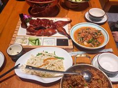 汽锅菌子肉饼-老滇山寨•云南特色菜•地方菜•民族风情歌舞表演(金碧店)