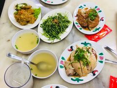 餐具摆设-威南记鸡饭餐室