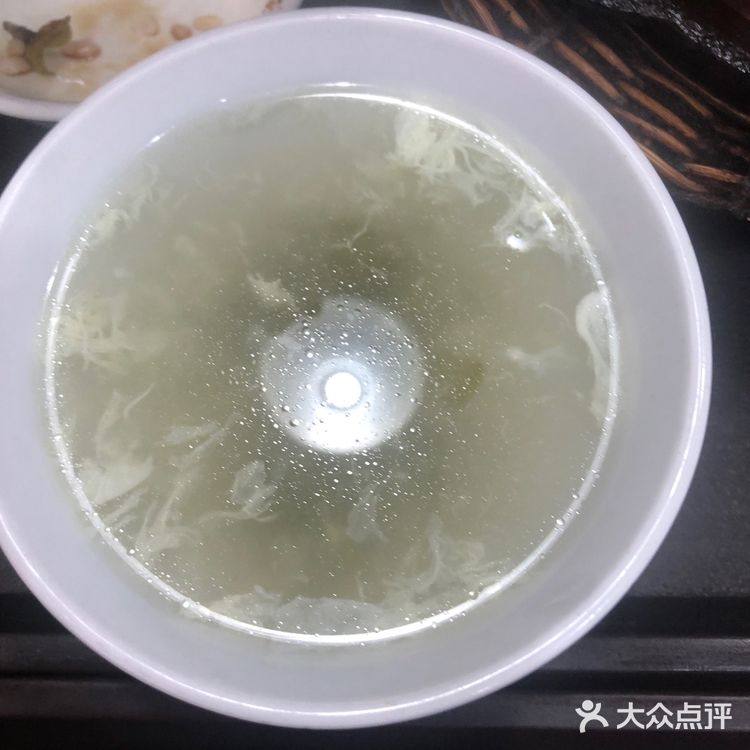 广式腊味煲仔饭、黑椒牛柳煲仔饭