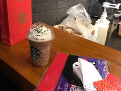 -星巴克(上海虹桥新天地二店)