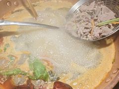 -洱火云南酸菜牛肉火锅(石景山当代商城店)