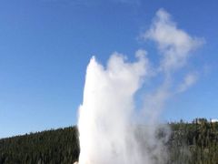 -老忠实间歇泉