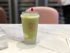 霸气冰淇淋牛油果-奈雪的茶(市百一店)