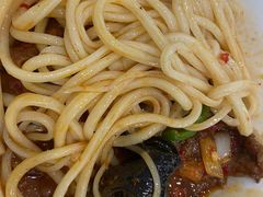 -歹歹的加个面过油肉拌面