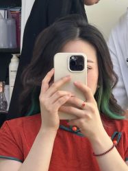 -V7 HAIR SALON