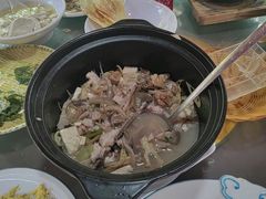 -土砂锅生态山庄·非遗砂锅雅鱼