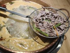 -洱火云南酸菜牛肉火锅(石景山当代商城店)