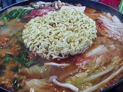 部队火锅-MI WU FACTORY米屋美食工厂餐厅(绿地店)