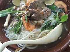 -裴越南小吃(精武店)