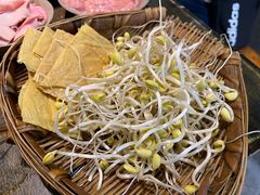 -渝嘴小老弟老火锅(华新村店)