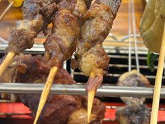 -哈尔滨小酒馆·鲜肉现穿自助烧烤(康新花园店)