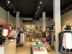 -伯肯黑德角名品折扣购物中心