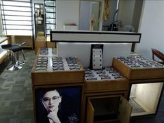 -LOGO眼镜·蔡司品牌折扣店(龙华清湖店)