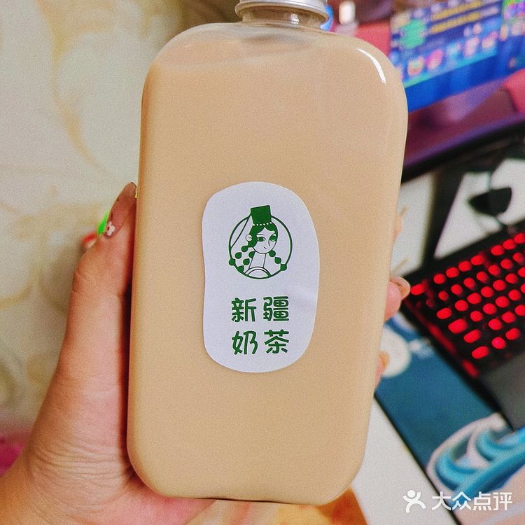 位于江汉路的『骆驼大叔羊排烤包子』