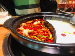 牛油鸳鸯锅底-串门邻居串串火锅(云南南路店)