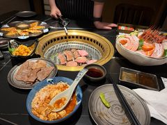 -山川小町·极番烧肉(新地假日广场店)