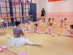 -爱德米乐艺术学院(西宸天街校区)